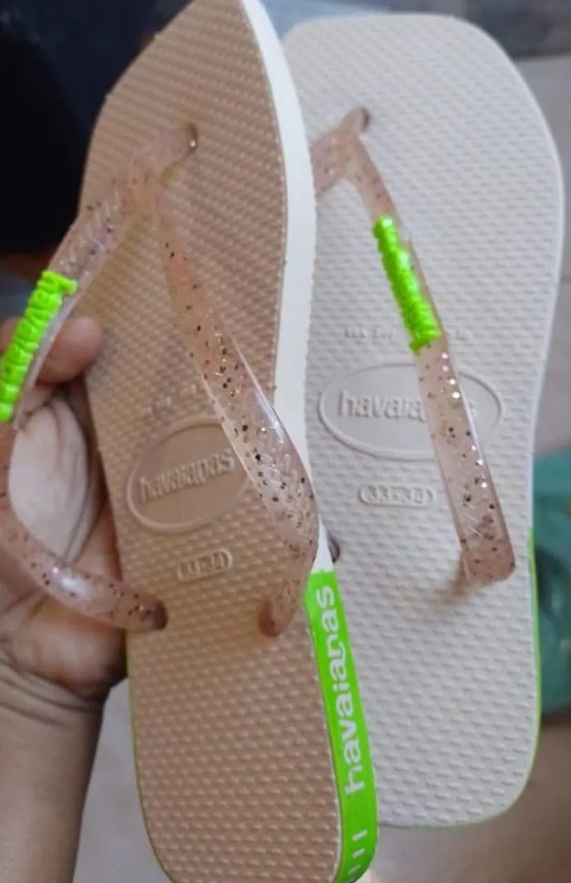 Sandálias Havaianas Glitter com Detalhes em Verde