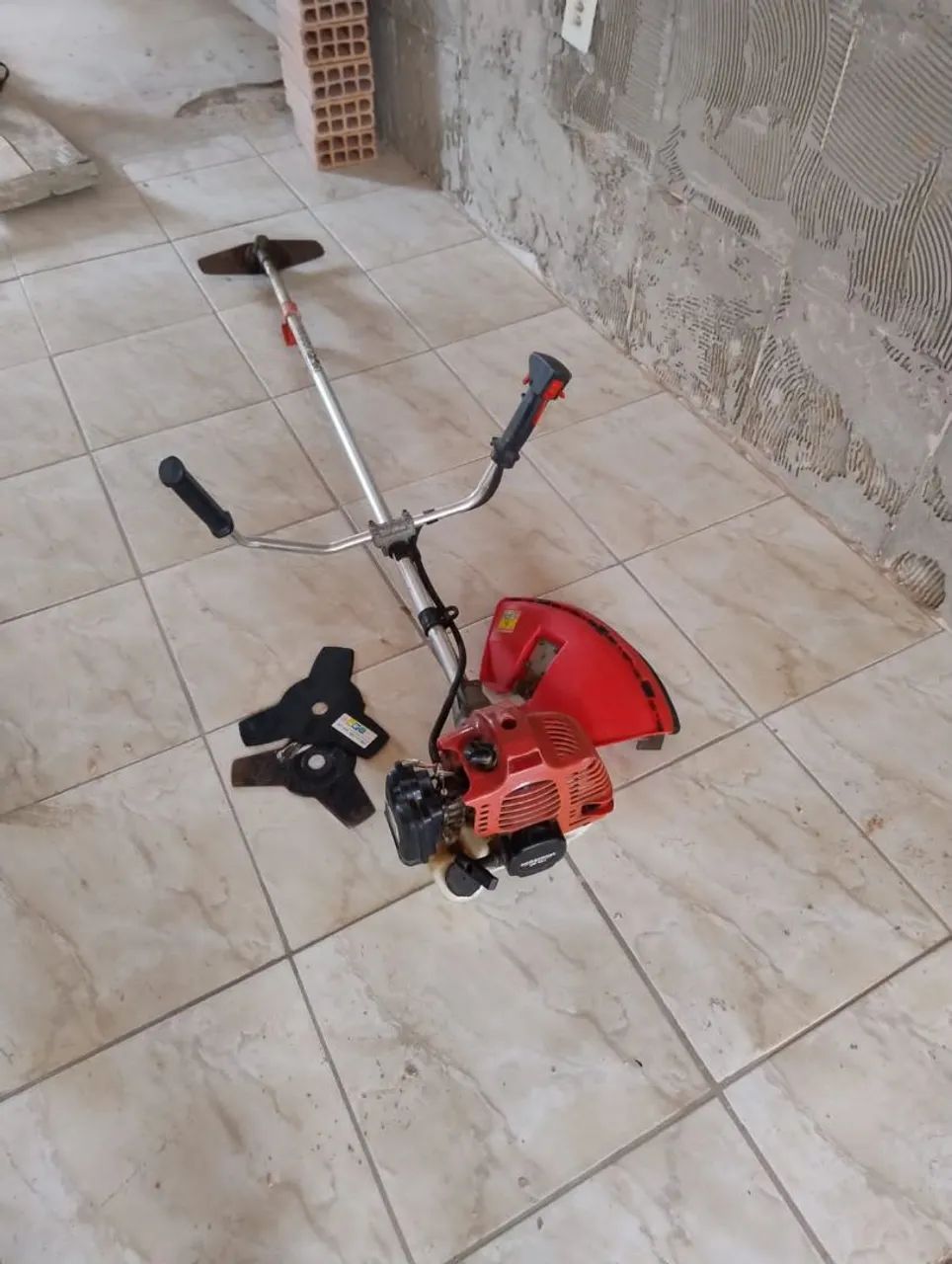 Roçadeira Kawashima