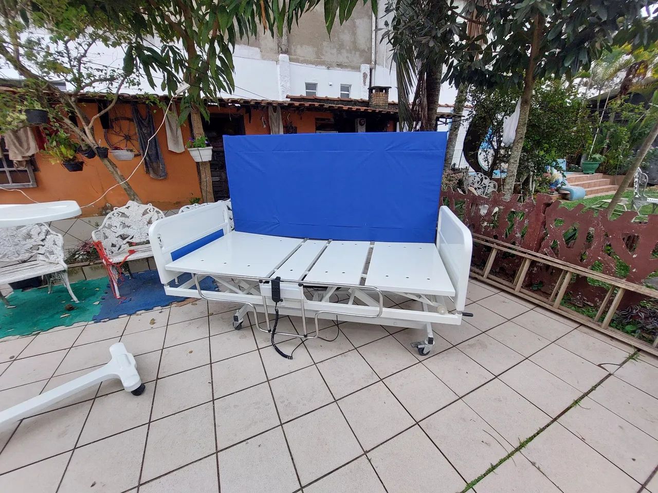 Cama Hospitalar com Mesa de Refeição - Foto 4