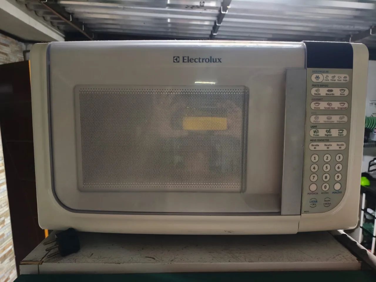 Microondas Eletrolux 31 litros - Foto 2