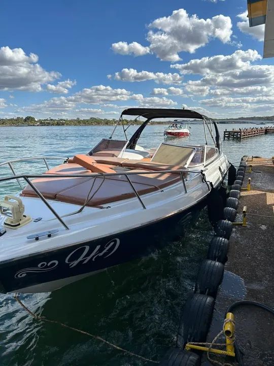 Lancha HD 26 pés Cabinada C.0.T.4