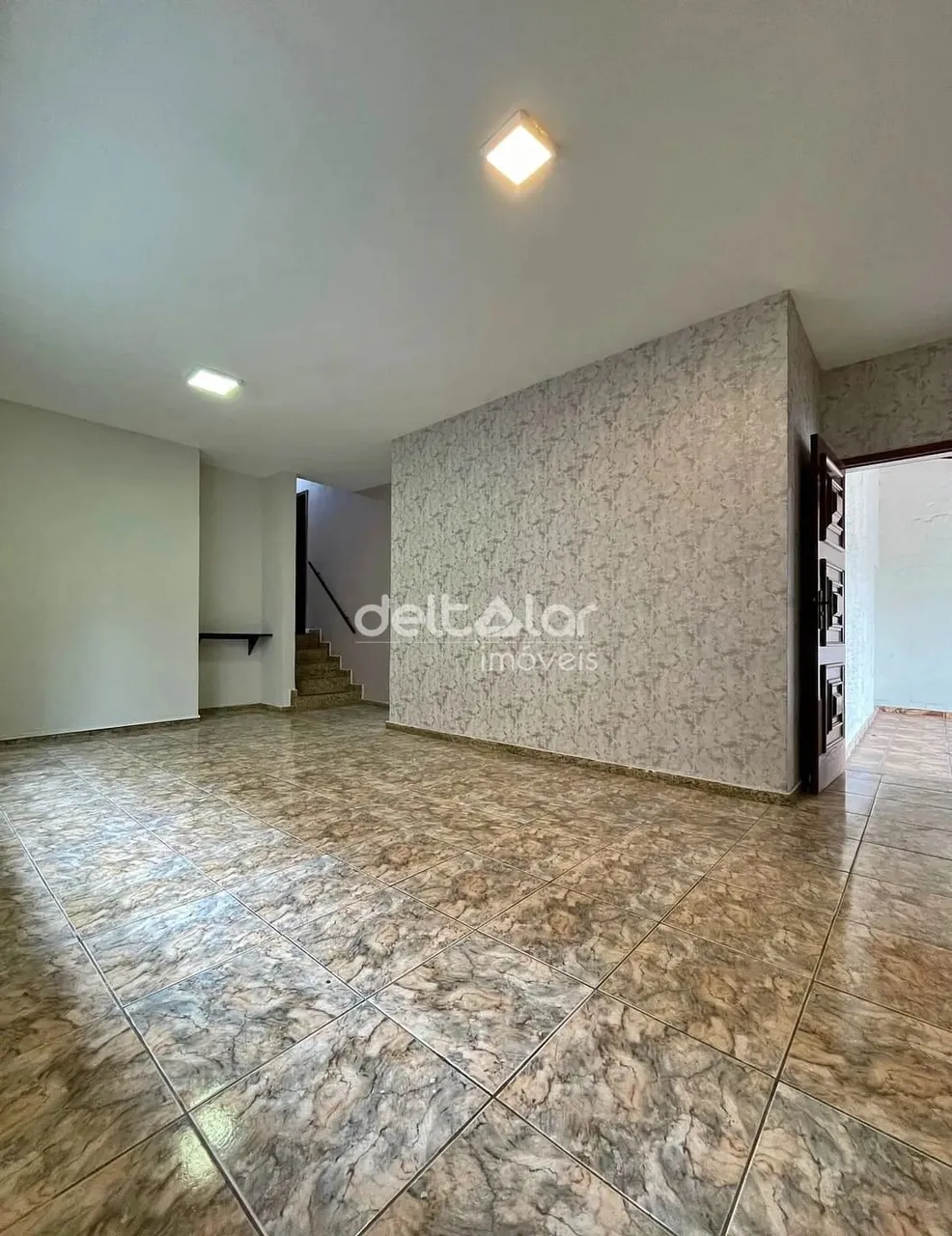 Casa com 04 quartos, suíte e 04 vagas, Bairro Planalto, Belo Horizonte, MG