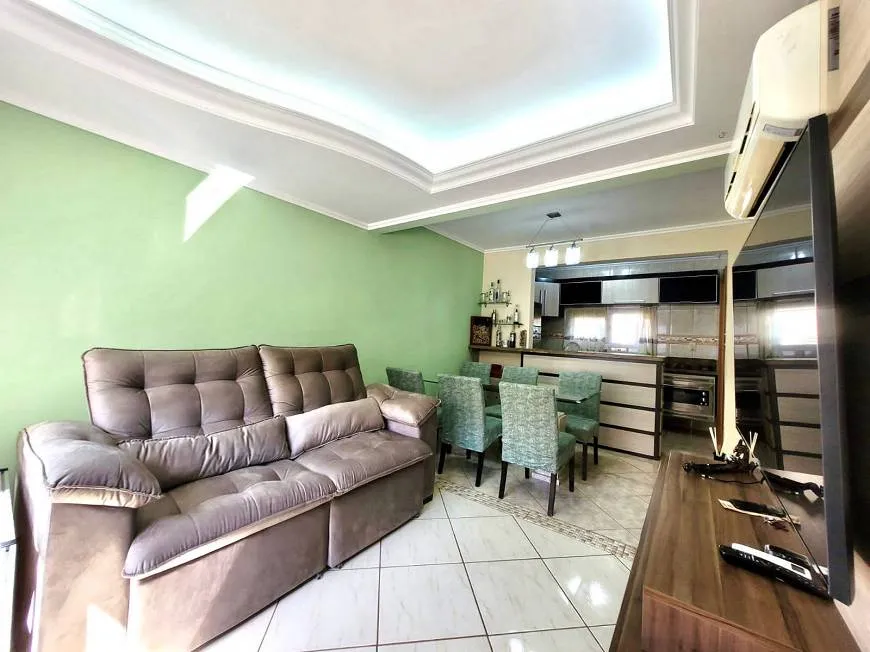Sobrado de 3 quarto / dormitórios em Condomínio Fechado Infraestrutura - Canoas/RS