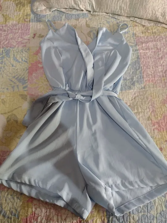Macacão azul claro feminino