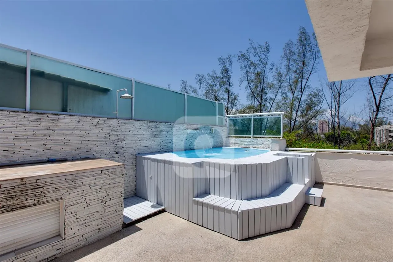 Cobertura Duplex 2 Quartos com Piscina à Venda na Barra da Tijuca, condomínio La Place