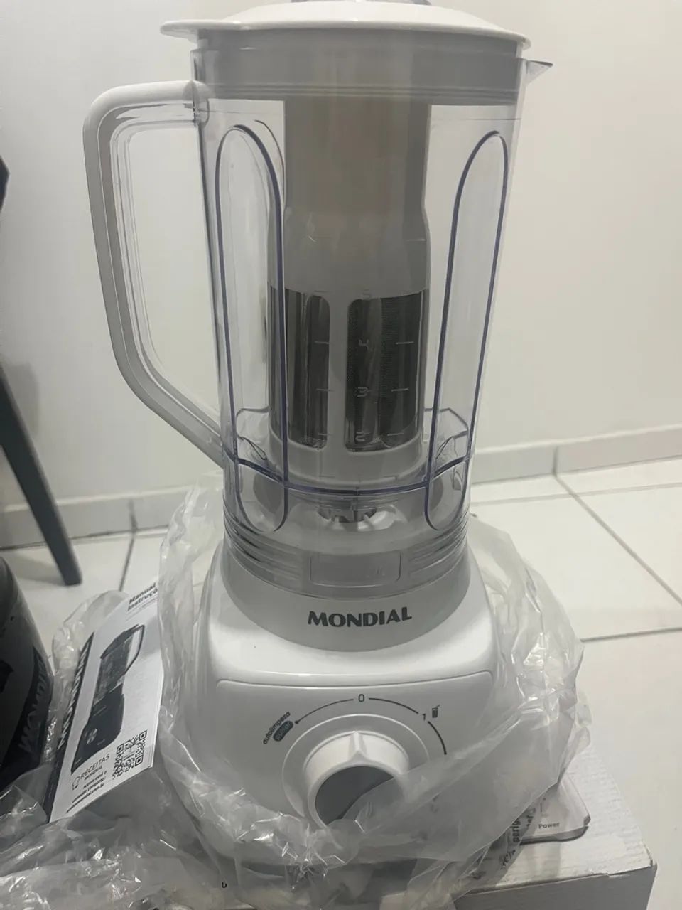 Liquidificador Mondial Turbo Power 550W - 2,2 Litros - Branco/Preto - Foto 4