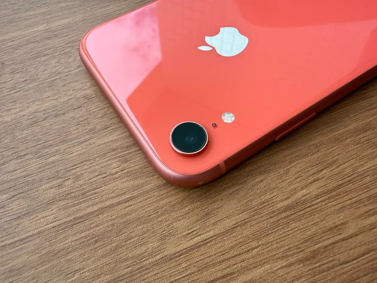 iPhone XR 128GB Laranja Coral c/ CX ótimo estado - Celulares e