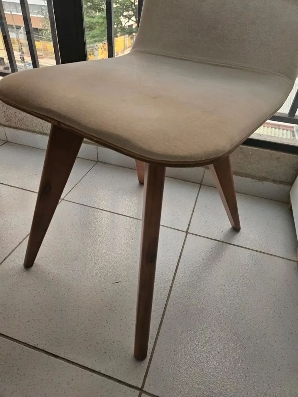 Conjunto de Mesa em Laca com 4 Cadeiras64573992514562123