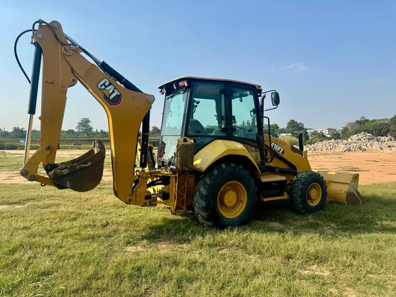 416F RETROESCAVADEIRA CATERPILLAR - Foto 5