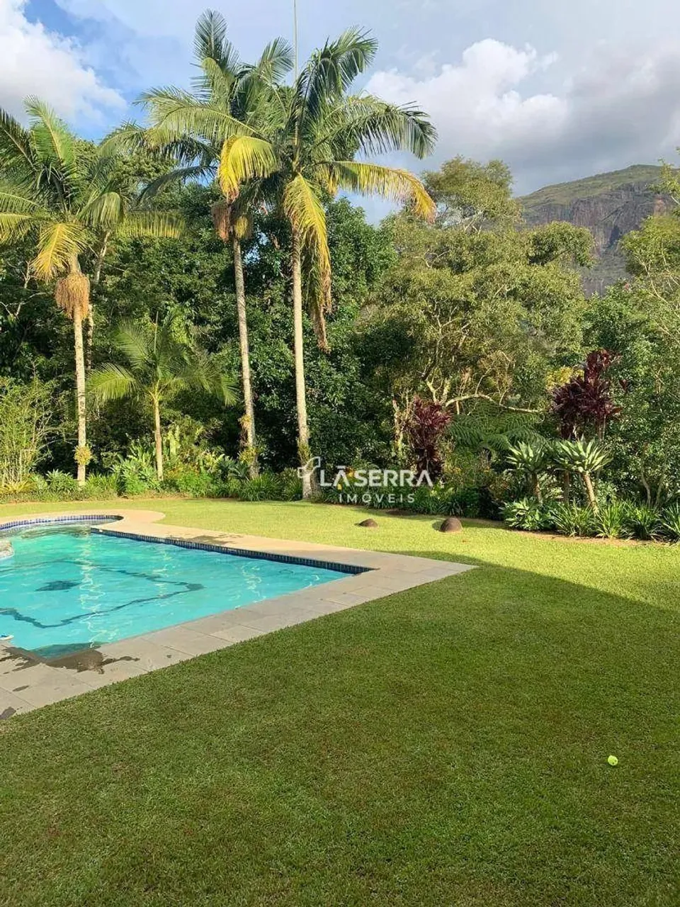 Casa com 3 dormitórios à venda por R$ 2.700.000,00 - Itaipava - Petrópolis/RJ