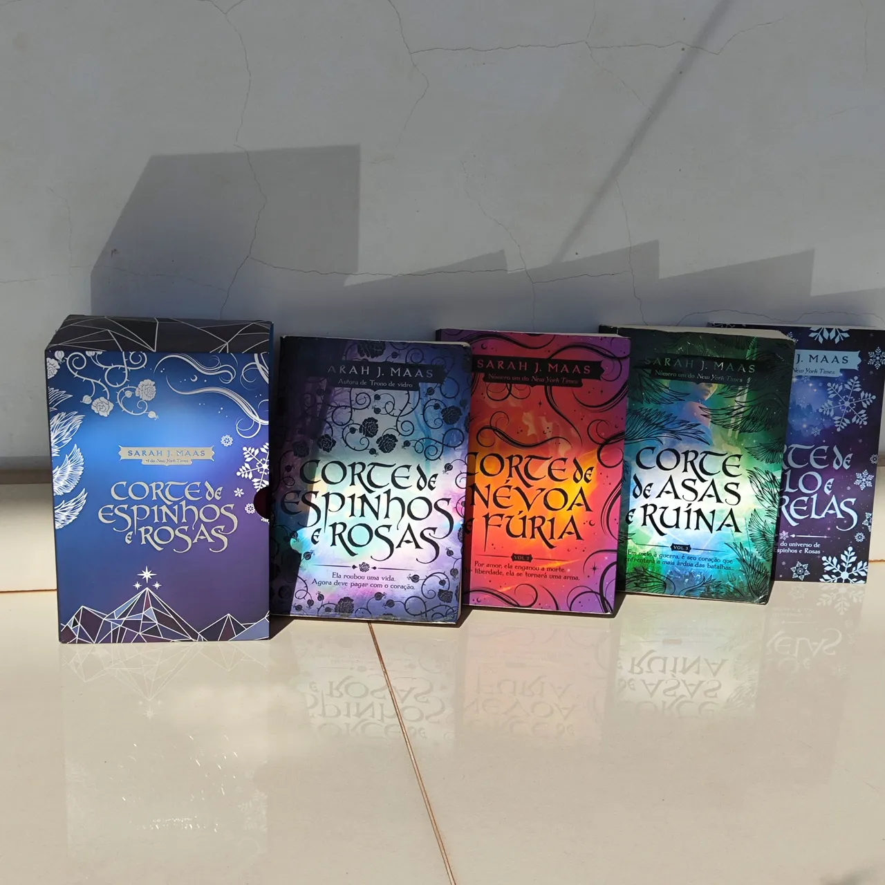 Box Corte de Espinhos e Rosas - Sarah J. Maas