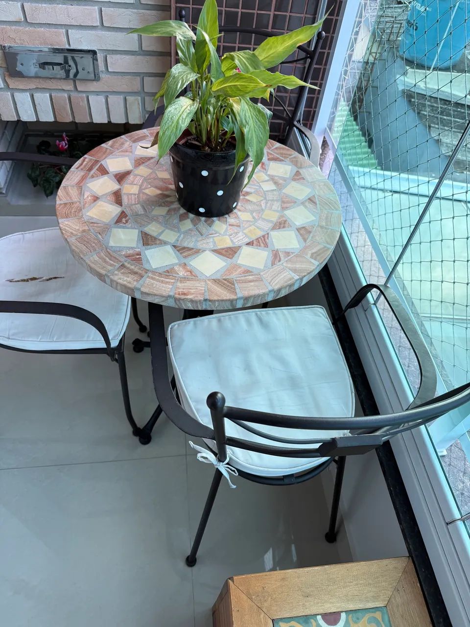 Mesa em pedra para varanda com 3 cadeiras  - Foto 5