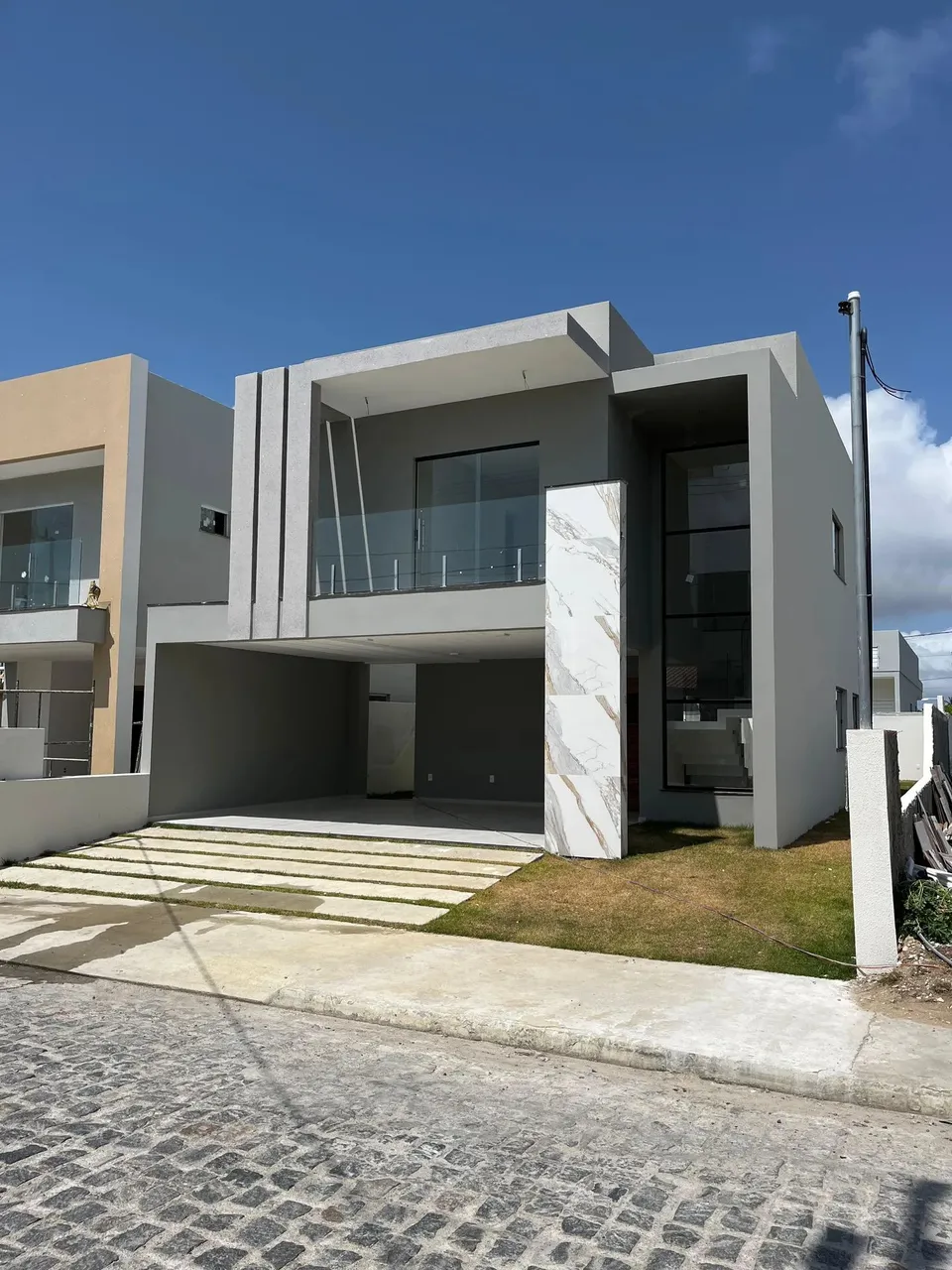 Imóvel para aluguel tem 125 metros quadrados com 4 quartos