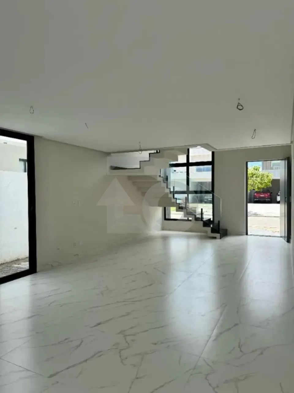 Residência Alto Padrão no Terras Alphaville 2 com 5/4 e Varanda Aconchegante