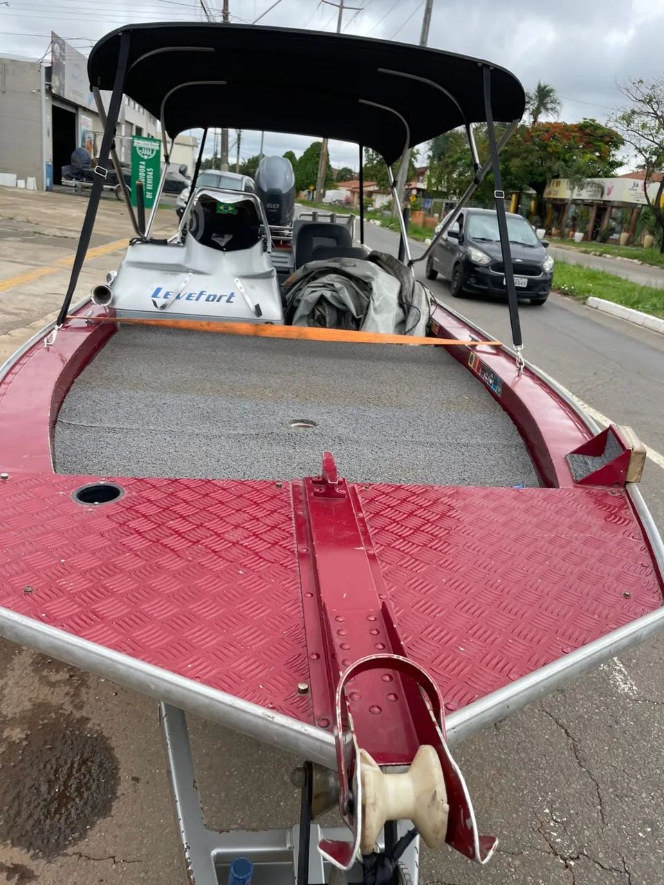 Lancha Apolus 600 , motor 60 hp 4 tempos .  Carretinha Rondon