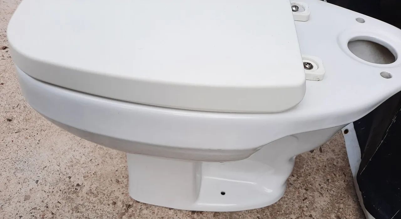 Vaso acoplado sem caixa jato pluz com tampa fechamento suave branco  - Foto 2