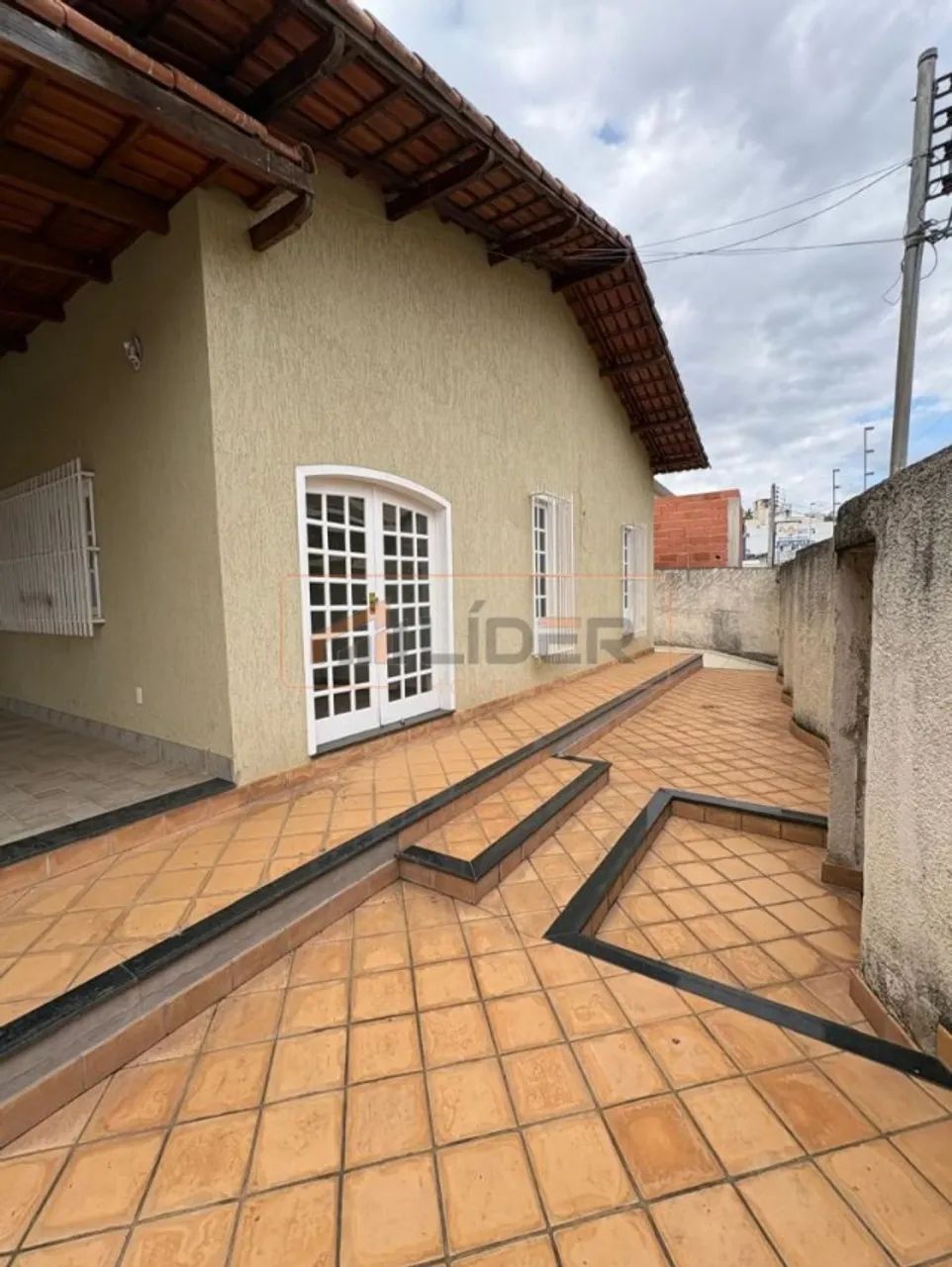 Vendo Casa com 02 Quartos + 01 Suíte no Santa Mônica - Foto 3