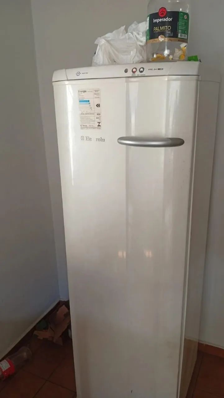 Freezer Eletrolux vertical - Foto 2