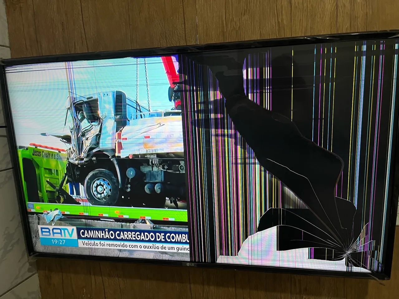 Tv lj5550 43 polegadas com tela danificada 
