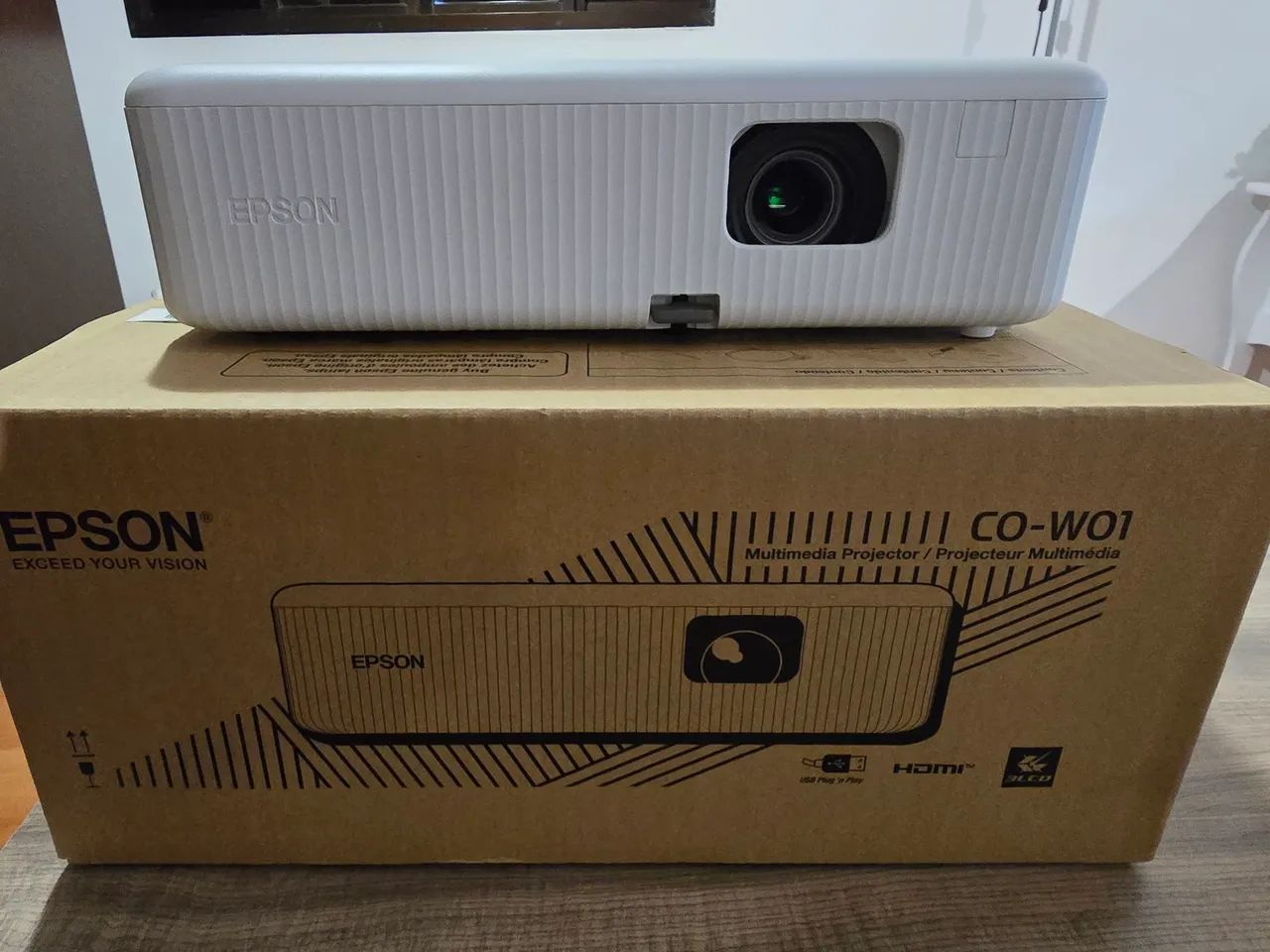 PROJETOR EPSON CW-01 3000 LUMENS SEMINOVO