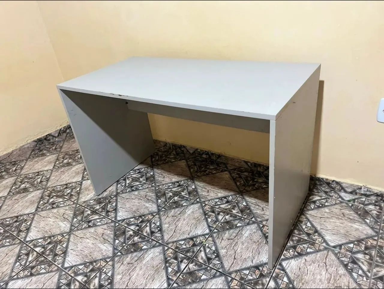 Mesa, armário e penteadeira por 270
