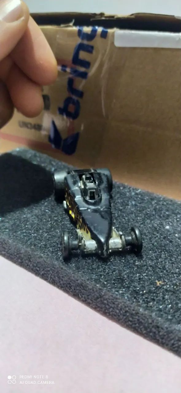 Miniatura Hotwheels usado com marcas de uso e arranhões  - Foto 3