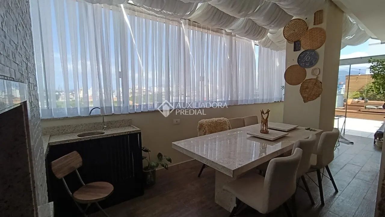 Cobertura mobiliada com jacuzzi no Pagani - Palhoça/SC - Foto 3