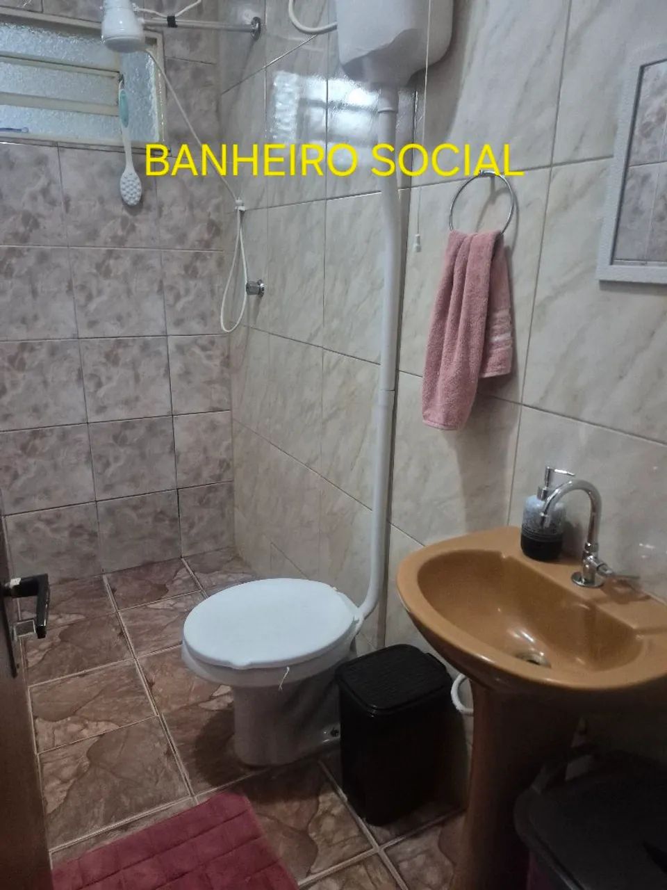 Excelente oportunidade! Casa com amplo terreno e duas casas de fundo.  - Foto 5