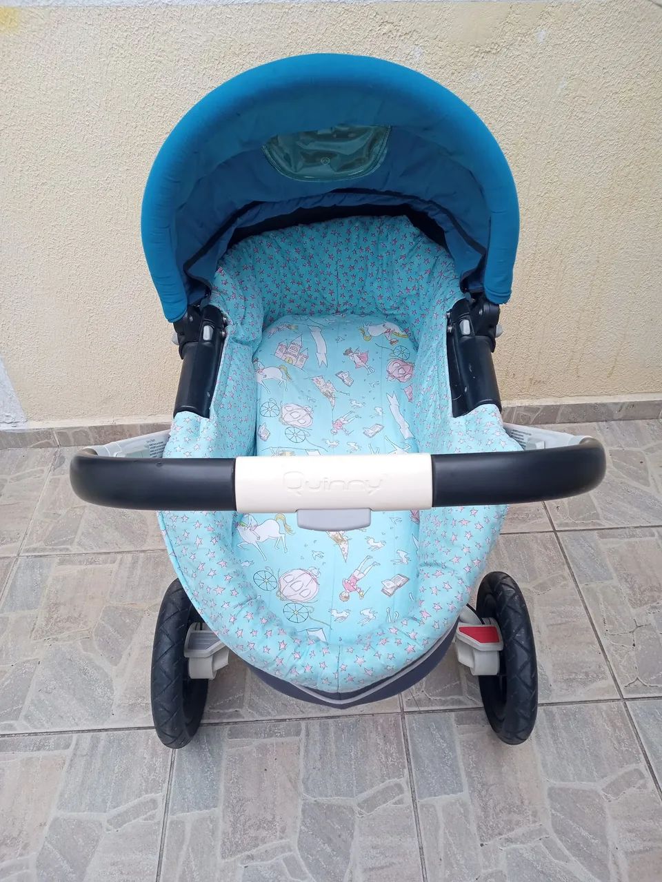 Vendo carrinho de bebê Quinny com Moisés - Foto 6