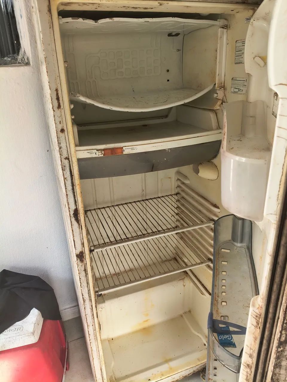 Geladeira com vazamento de gás  - Foto 3