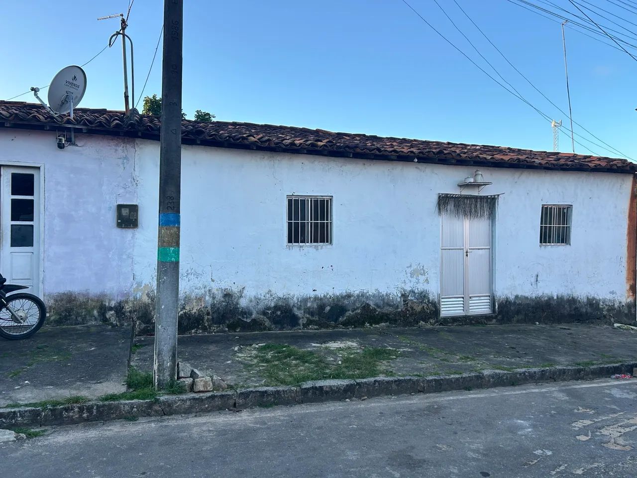 Vendo casa com galpão ao lado . - Foto 2