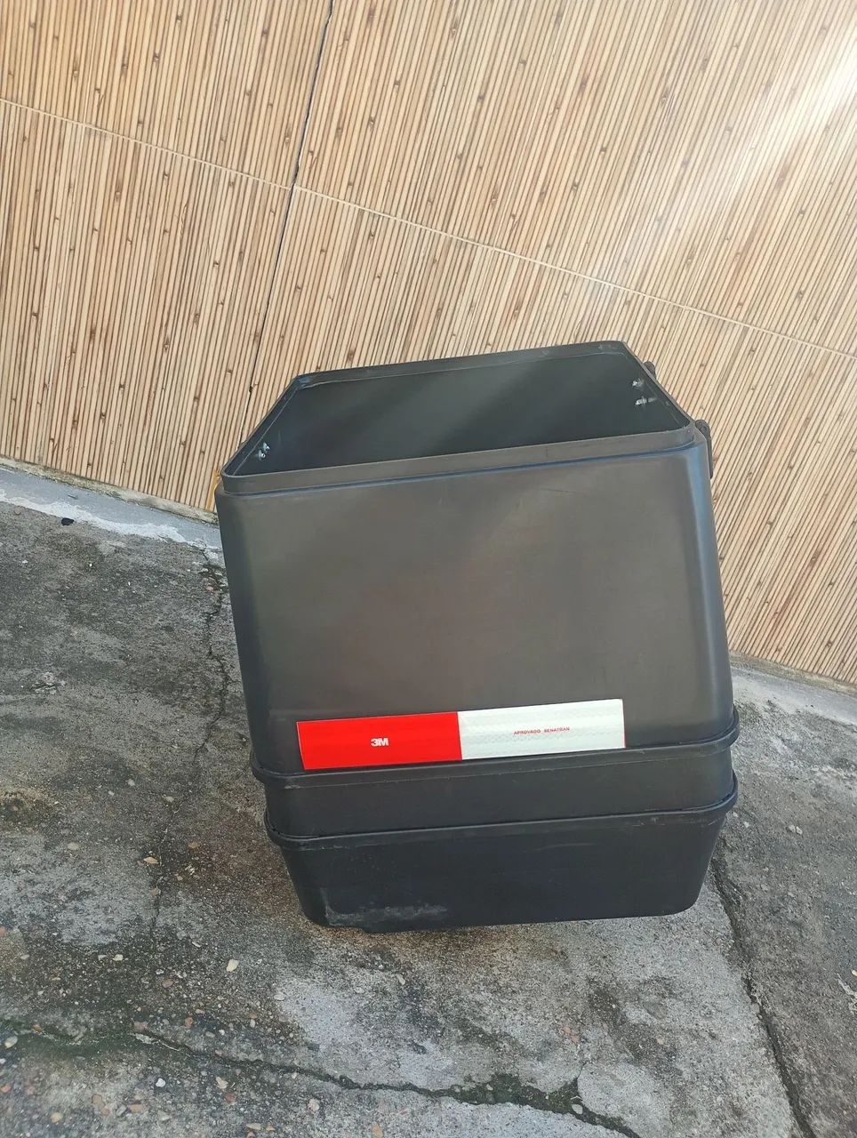 Vendo baú para moto 90 litros  - Foto 2