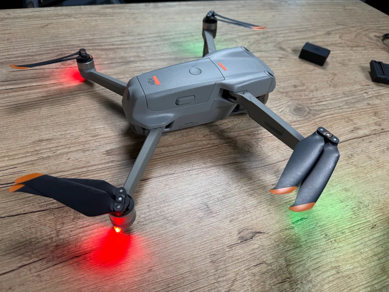Drone DJI Air 2S (Combo Fly More) + controle com tela - Foto 2