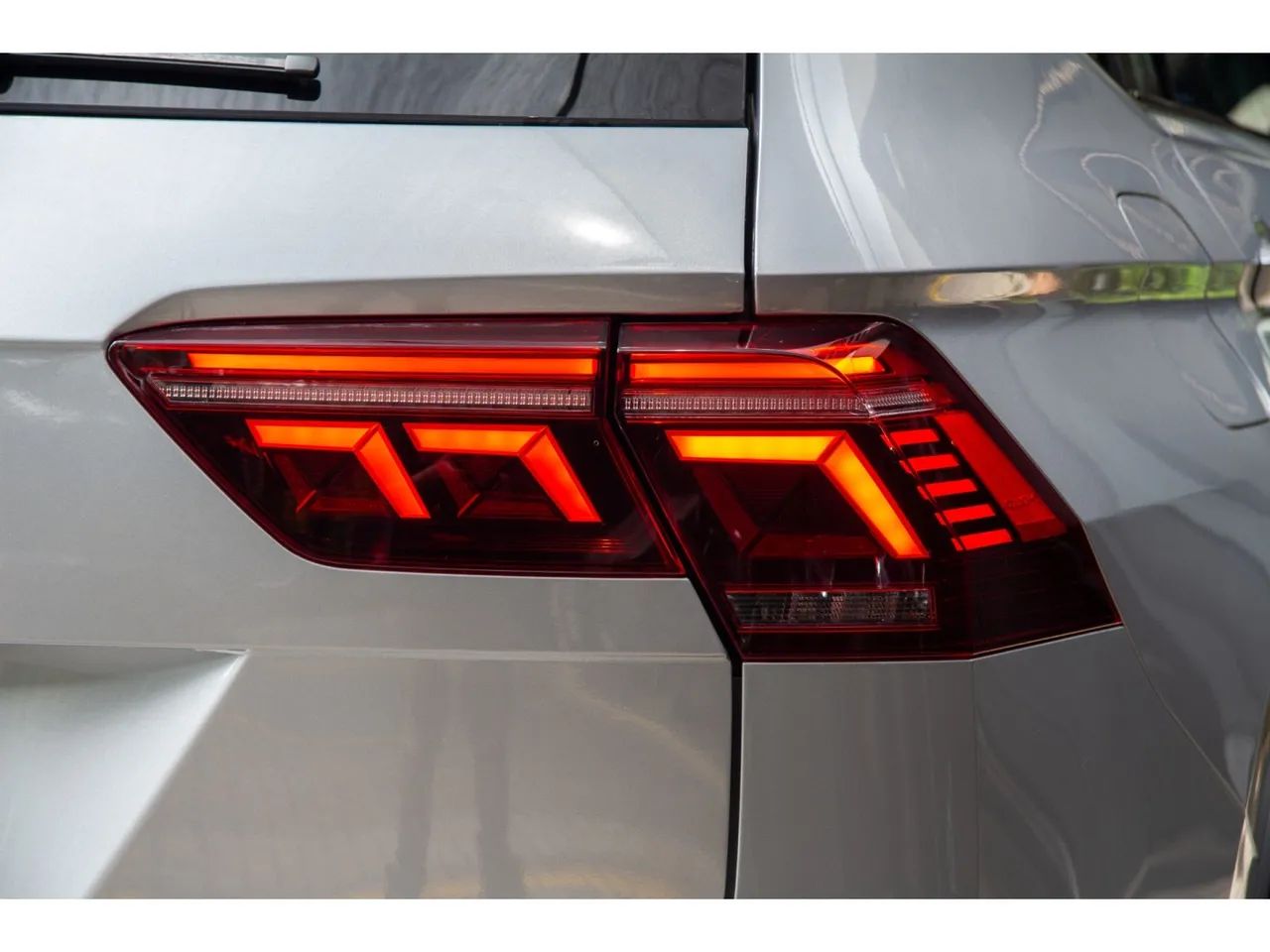 Volkswagen Tiguan Allspac R-Line 300 TSI 2.0, foto 6 de 16
