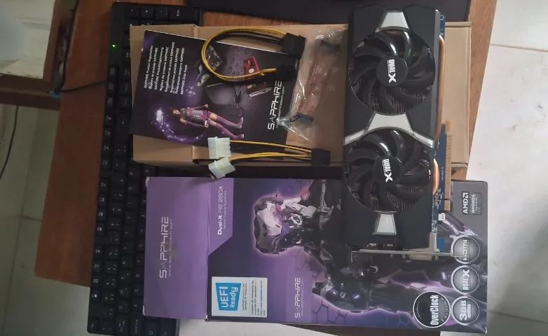 GPU R9 280X 3GB Placa de Vídeo e Acessórios na Caixa - Foto 2
