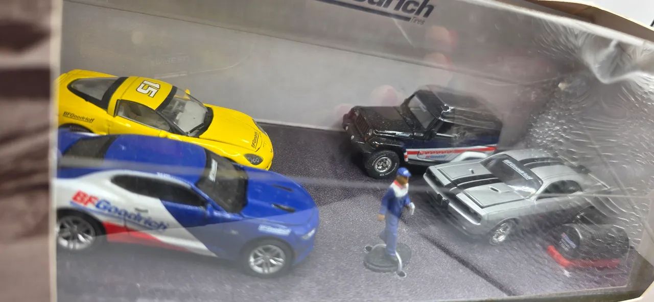 diorama BFGoodrich Performance Tire Shop  - Foto 3