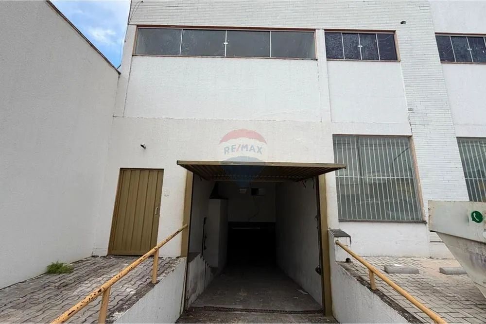 Prédio Comercial na Prefeito João de Souza, esquina com a Praça da Bandeira! - Foto 2