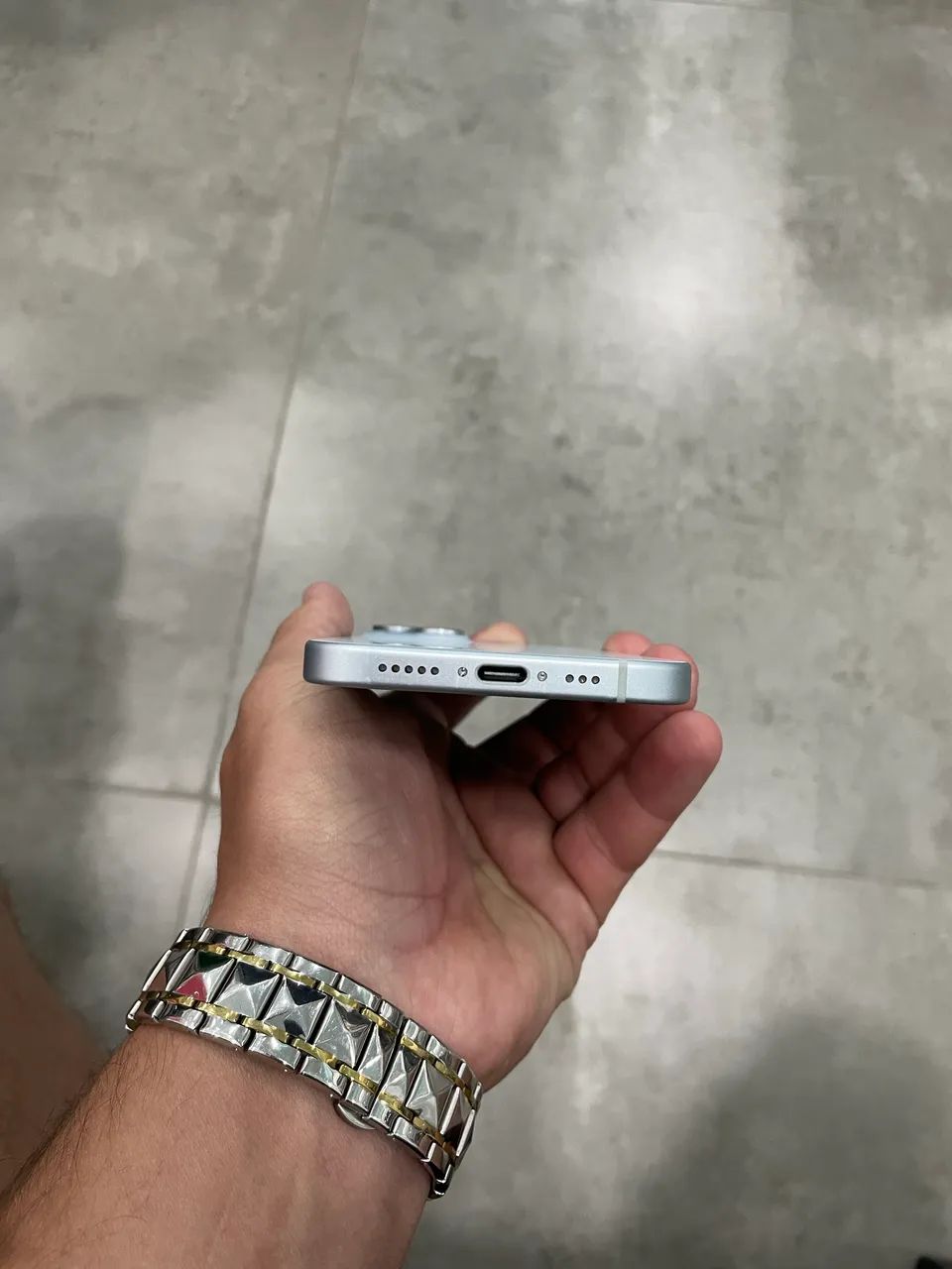 iPhone 15 86% - Foto 3