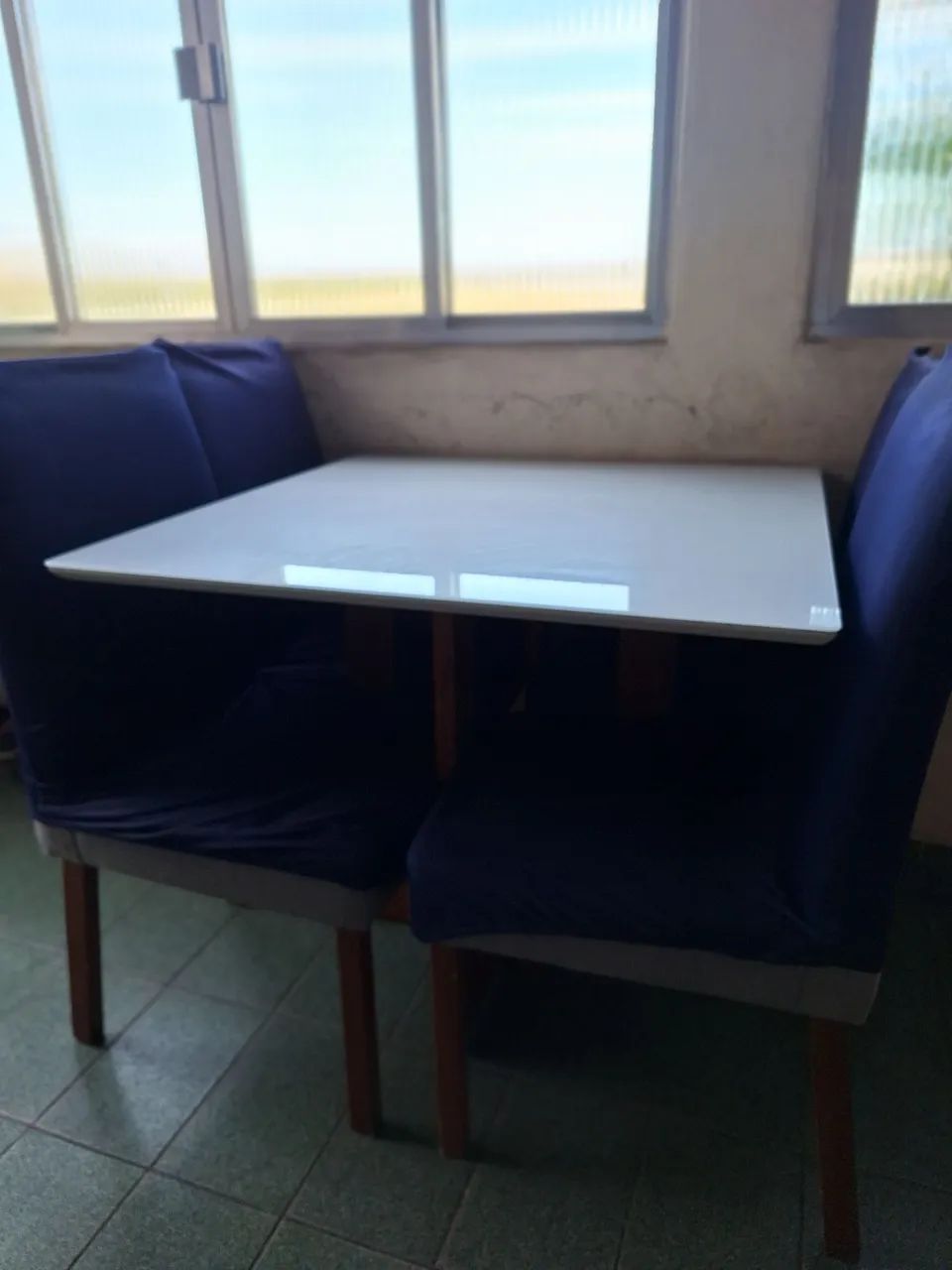 Mesa de vidro com madeira original com 4 cadeiras  - Foto 3