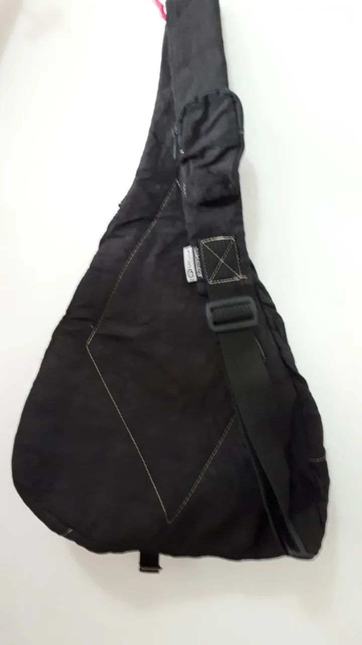 Mochila Triangular Preta - Foto 2