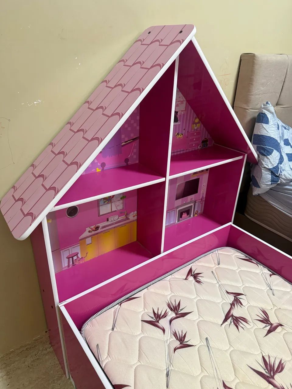 Cama infantil com colchão 