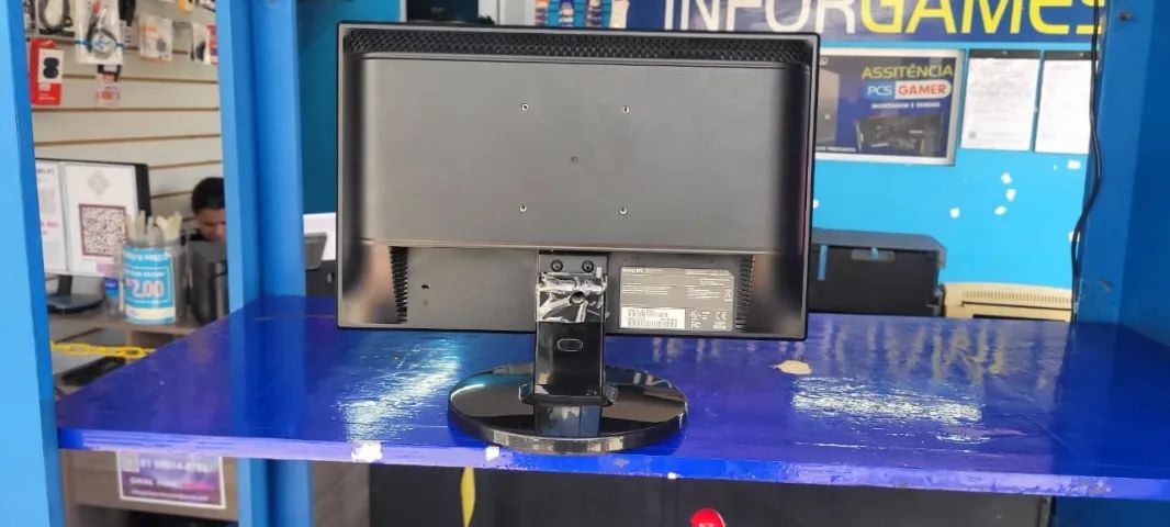 Monitor Philips TFT15W60PSA / 161VW9 com VGA e entrada de áudio P2