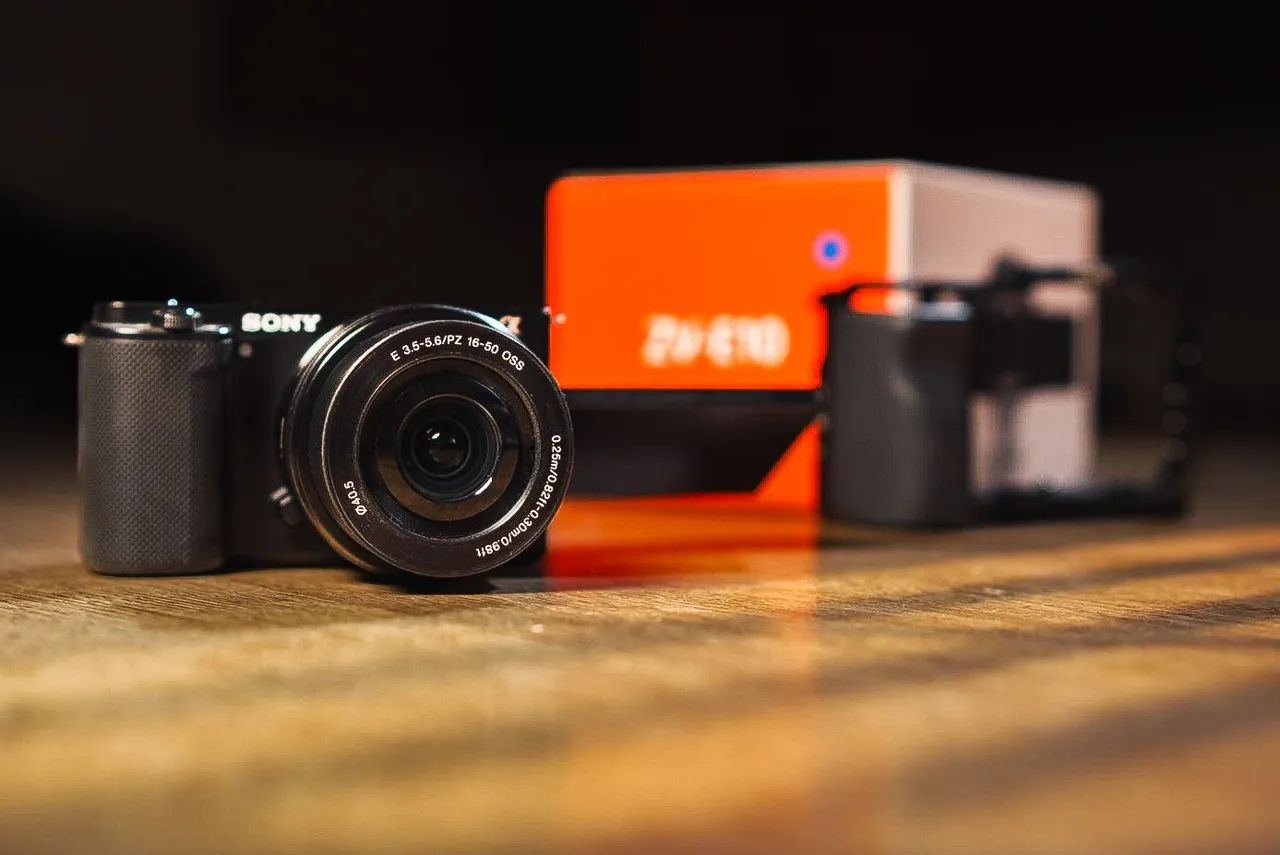 Câmera Sony ZV-E10 + Acessórios  - Foto 3