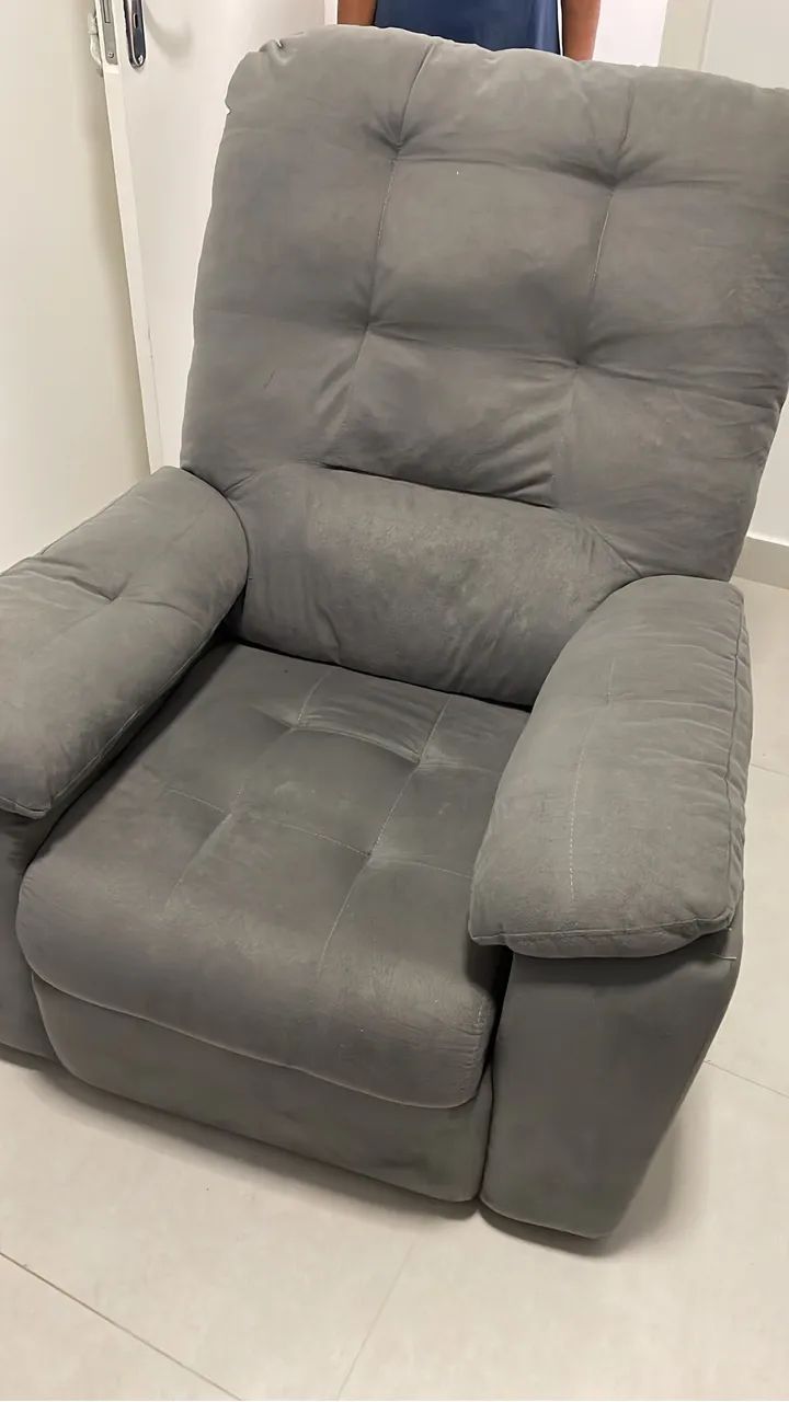 Poltorona Retratil e Reclinavel