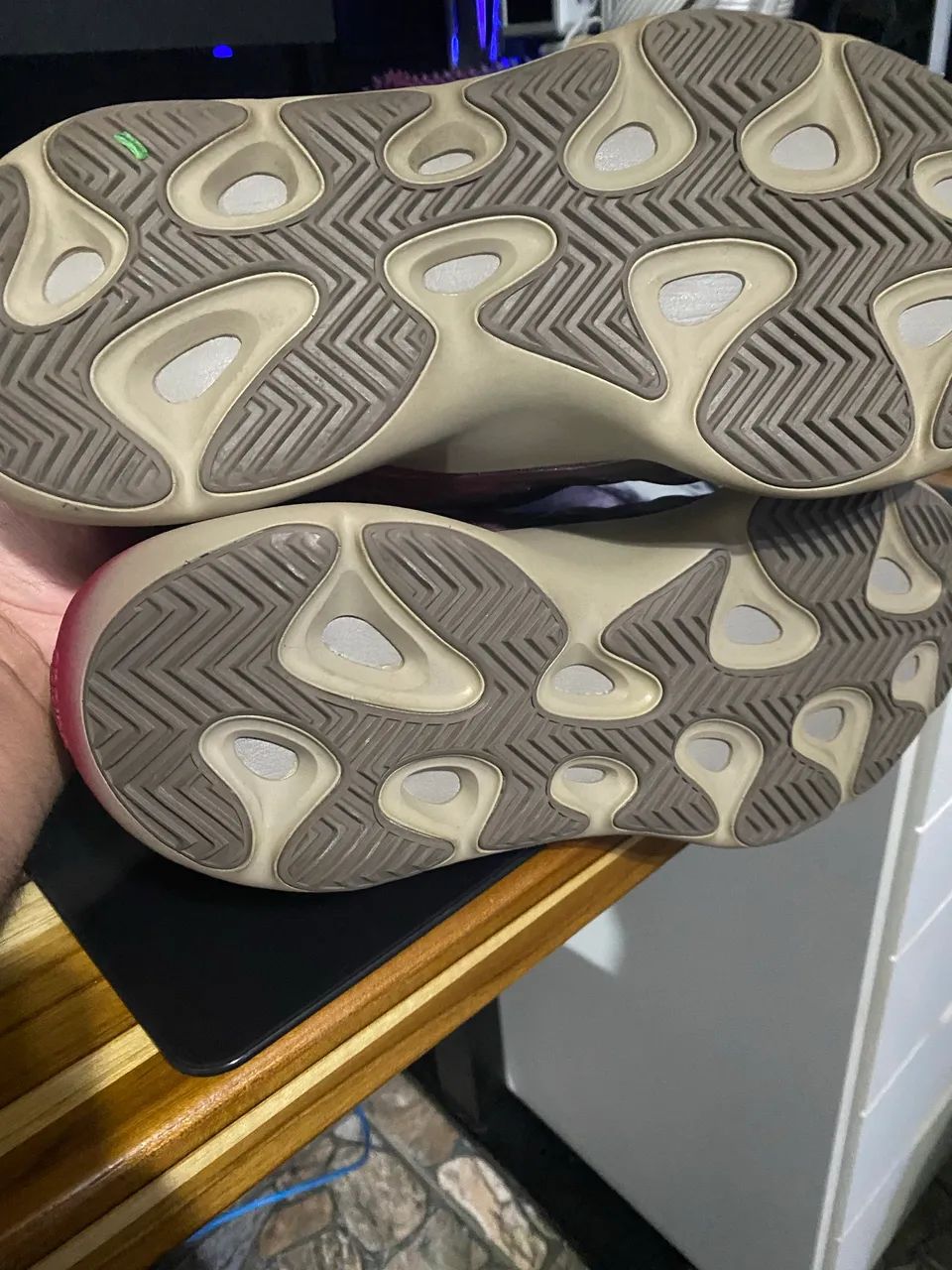 Adidas yeezy 700 v3  - Foto 2