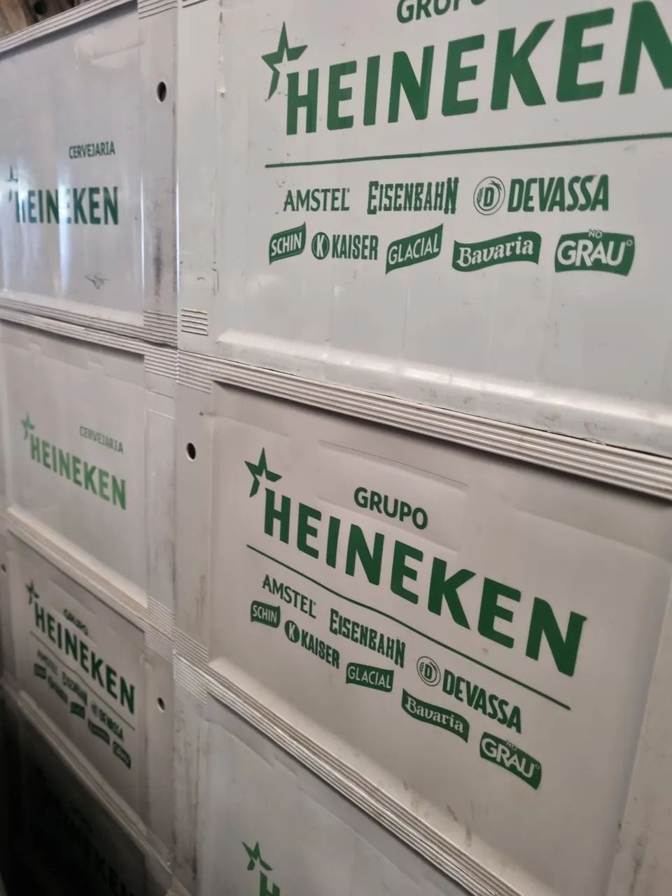 Engradados heineken com garrafa