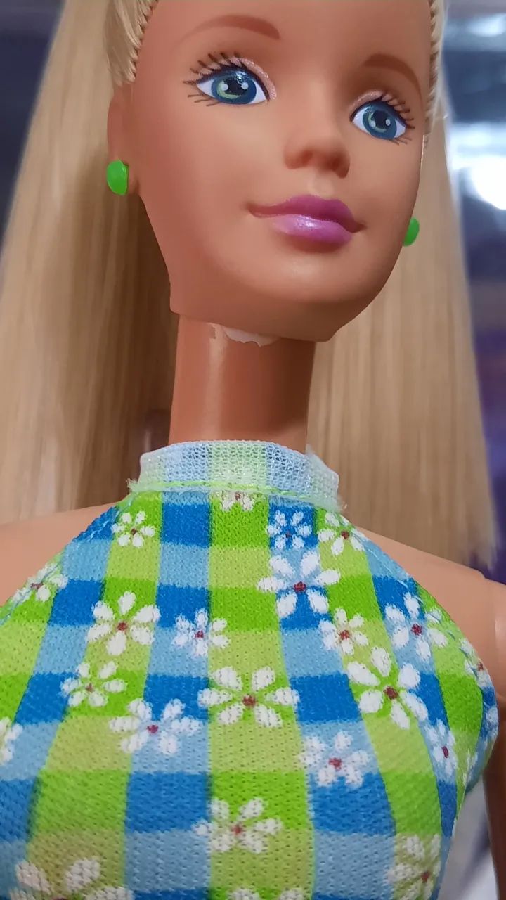 Boneca Barbie Pretty in Plaid - Foto 6