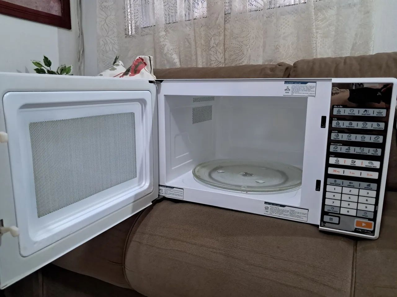 MICROONDAS MIDEA ESPELHADO( GRANDE) COM GARANTIA - Foto 4