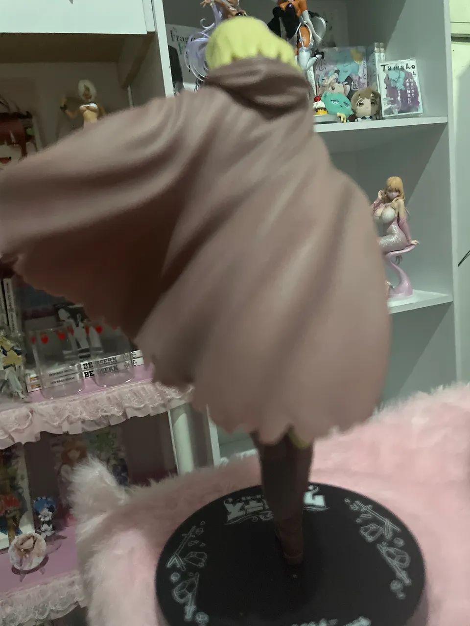 Figure original Alicia Clevatess - Foto 2