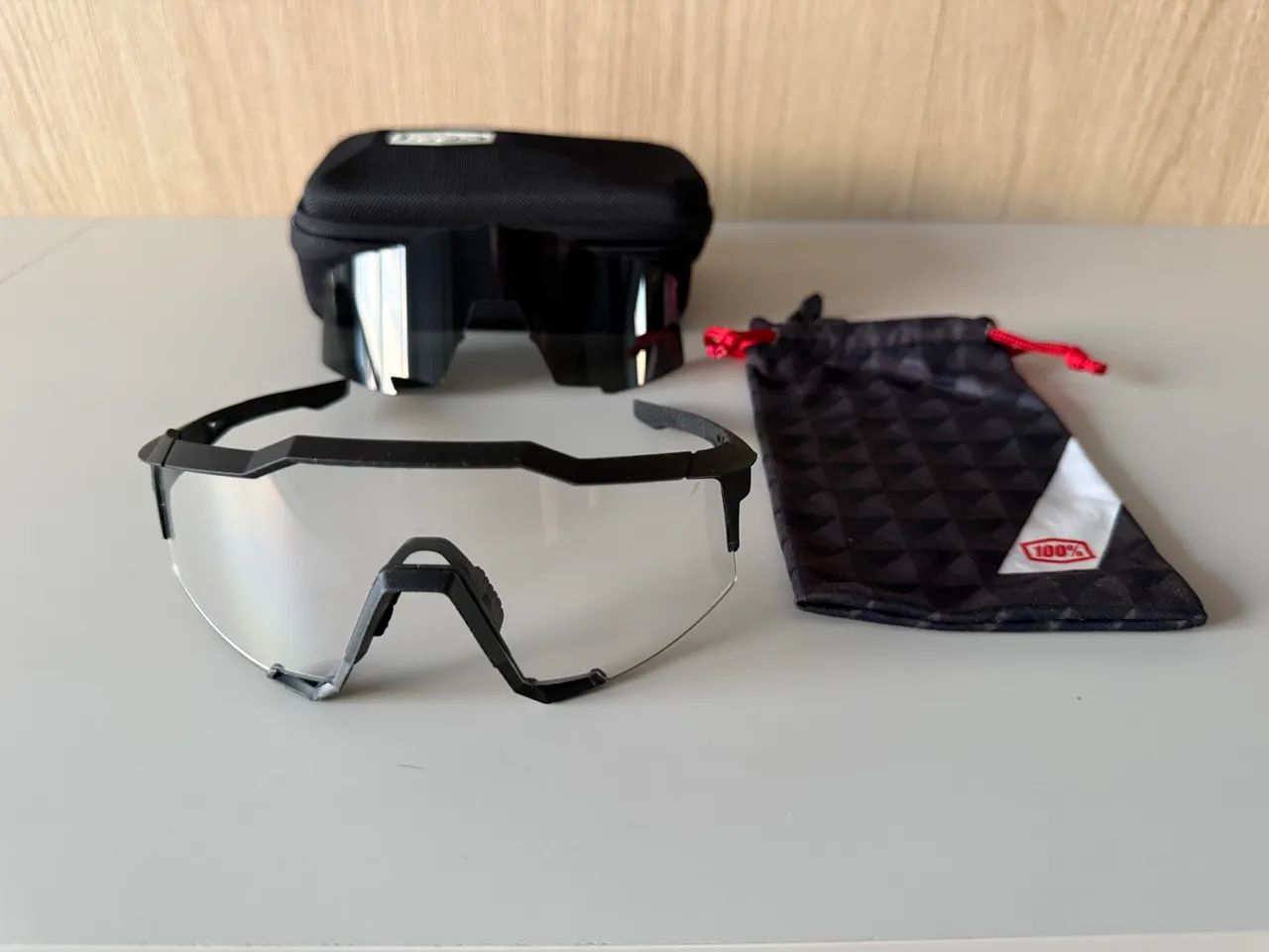 Óculos 100% com duas lentes  - Foto 5